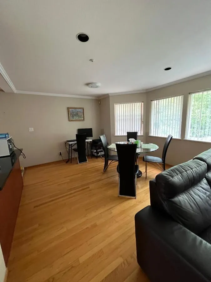 Alma Home Vancouver 0*,  Canada